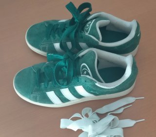 Adidas Campus verdes y blancas