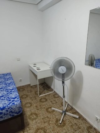 Se Alquila Habitacion