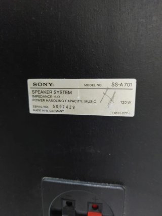 Altavoces SONY (2 unidades) no se incluye maleta.