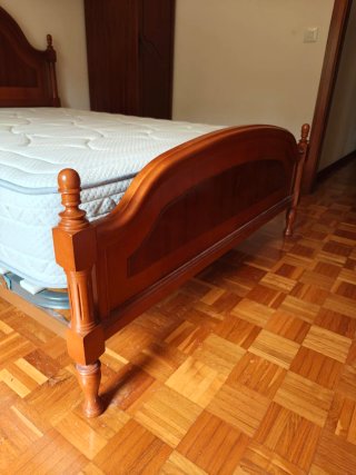 Cama completa: somier, colchón y cabecero