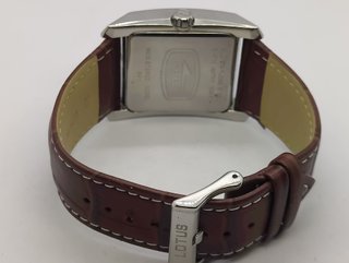 Reloj Lotus Cuarzo Marrón y Plateado