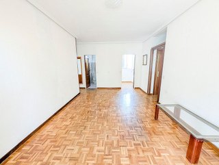 Piso en venta en Campamento en Madrid