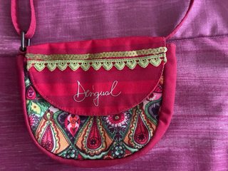 Bolso Desigual multicolor y rojo niña
