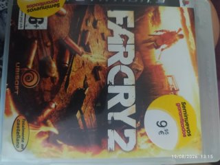PlayStation 3 con 2 mandos, micrófono y juegos