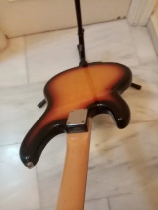 Bajo Tanglewood Sunburst
