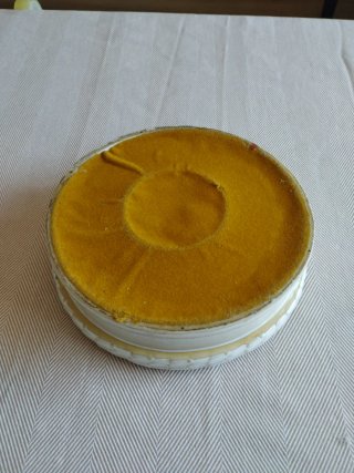 Cenicero de cerámica con flor