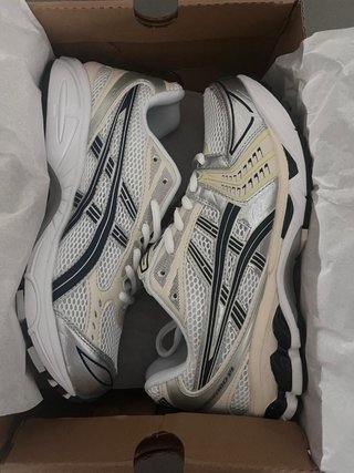 Zapatillas Asics Gel-Kayano 14 Crema