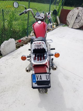 Kawasaki Vulcan 500 Cruiser granate.
