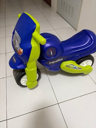 Moto de plástico para niños