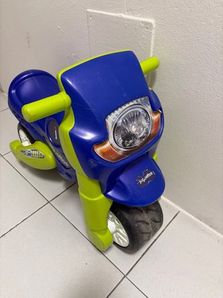 Moto de plástico para niños
