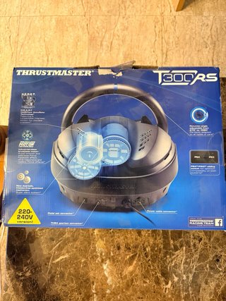 Volante Thrustmaster T300RS + Ventilador extra