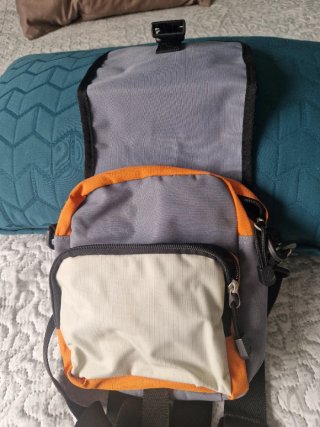 Bandolera Reebok Gris y Naranja