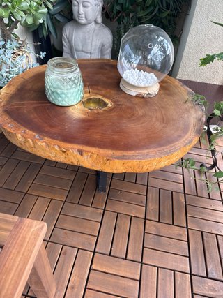 Mesa baja artesanal de madera