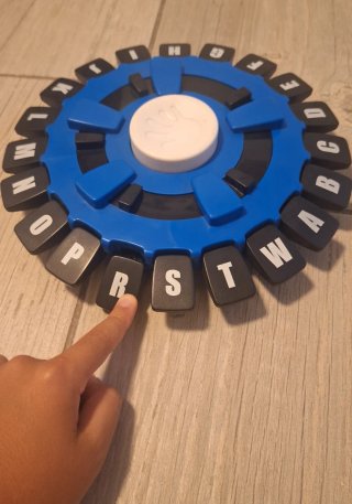 Juego de mesa de rapidez con letras