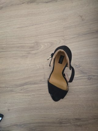 Sandalias Zara Tacón Negro