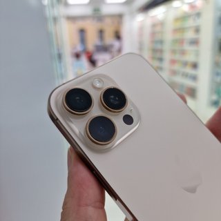 iPhone 16 Pro Max 256GB Desert tatinum Usado.