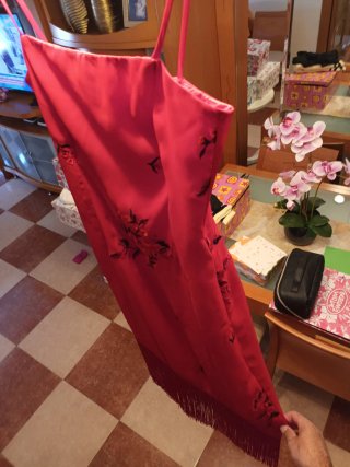 Vestido fiesta satén con flecos