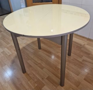 Mesa redonda y 4 sillas cocina