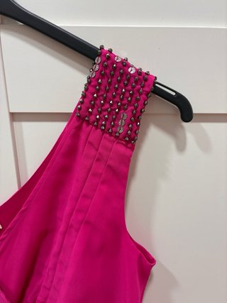 Vestido invitada evento fucsia
