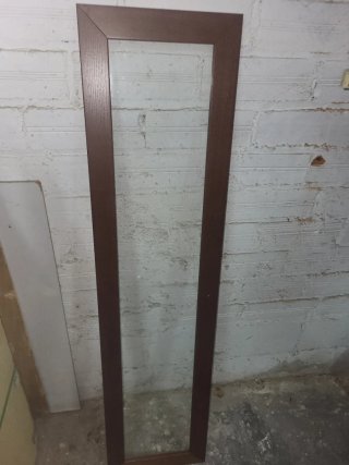 Puerta vitrina madera oscura