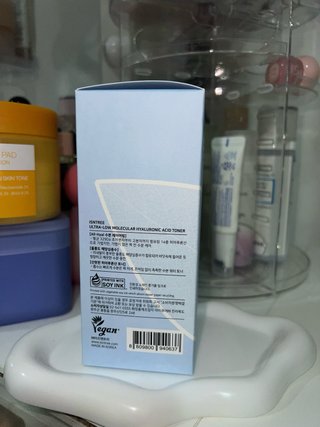 ISNTREE Ultra-Low Molecular Hyaluronic Acid Toner