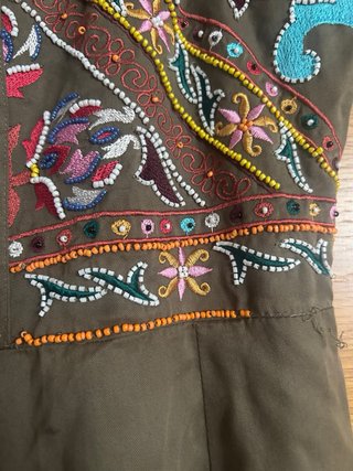 Mono Desigual verde bordado
