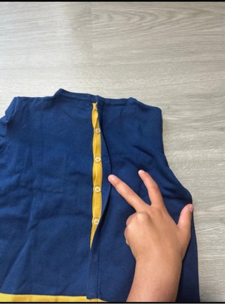 Jersey Gocco azul con detalles dorados