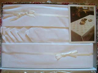 Servizio tavola x12 fiandra bianco ricami