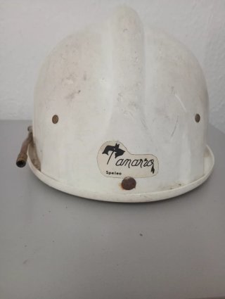 Casco y carburero espeleología