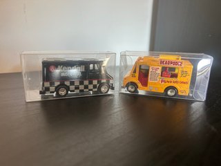 Lote 2 Hot Wheels Premium sin caja original