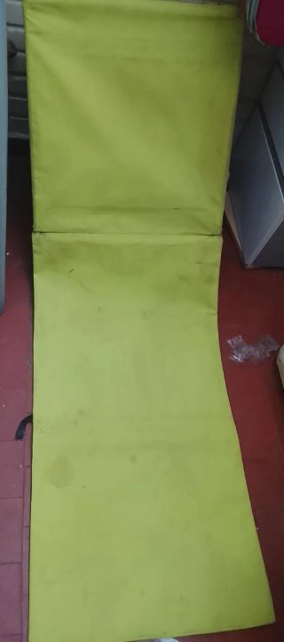 Colchoneta plegable verde
