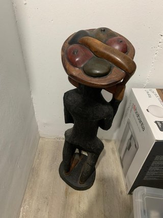 Figura mono madera tallada mano