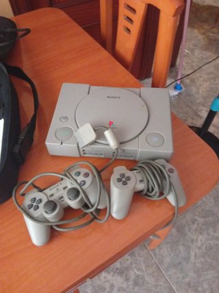 PlayStation 1 (PS1) Gris con Accesorios