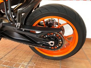 KTM 890 Duke GP Negra y Naranja