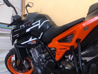 KTM 890 Duke GP Negra y Naranja
