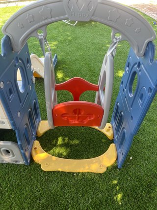 Parque infantil tobogán, columpio y canasta