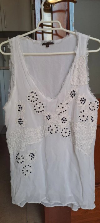 Blusa blanca bordada