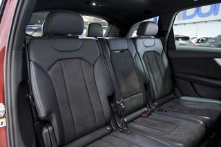 Audi Q7   Black line plus 50 TDI 210kWq. tip.