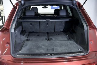Audi Q7   Black line plus 50 TDI 210kWq. tip.