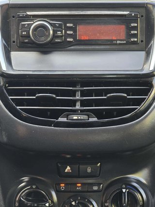 Peugeot 208 1.6 BlueHDI 75cv. ACCESS
