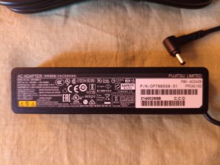 Cargador Fujitsu FMV-AC342B