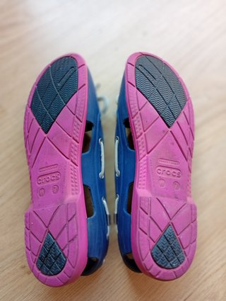 Mocasines Crocs náuticos talla 37 azul y rosa