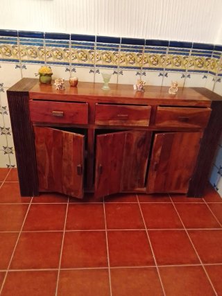 Aparador de madera maciza