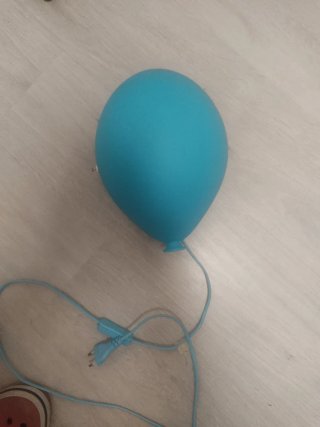 Lámpara globo azul Ikea