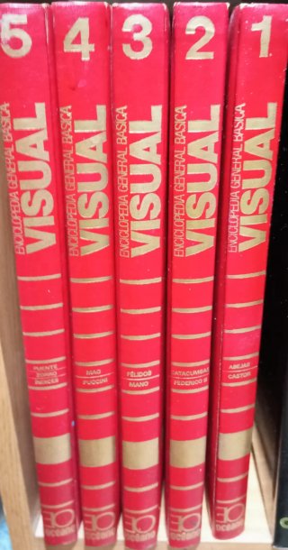 Libros.9 colecciones completas incluyendo mueble.