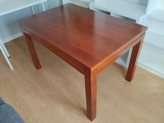 Mesa de comedor extensible + 4 sillas de madera