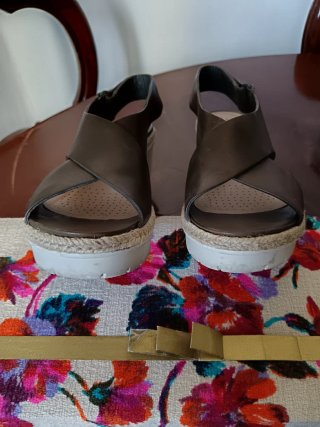 Sandalias Clarks verde caqui
