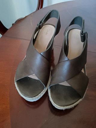 Sandalias Clarks verde caqui