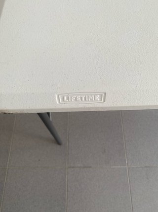 Mesa auxiliar plegable blanca