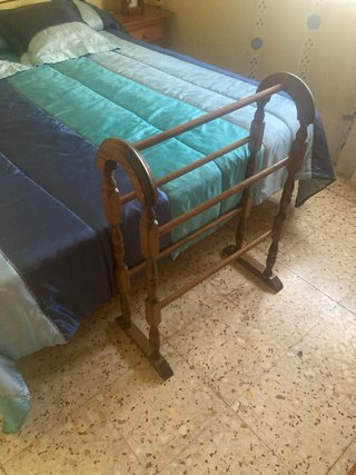 Toallero de madera
